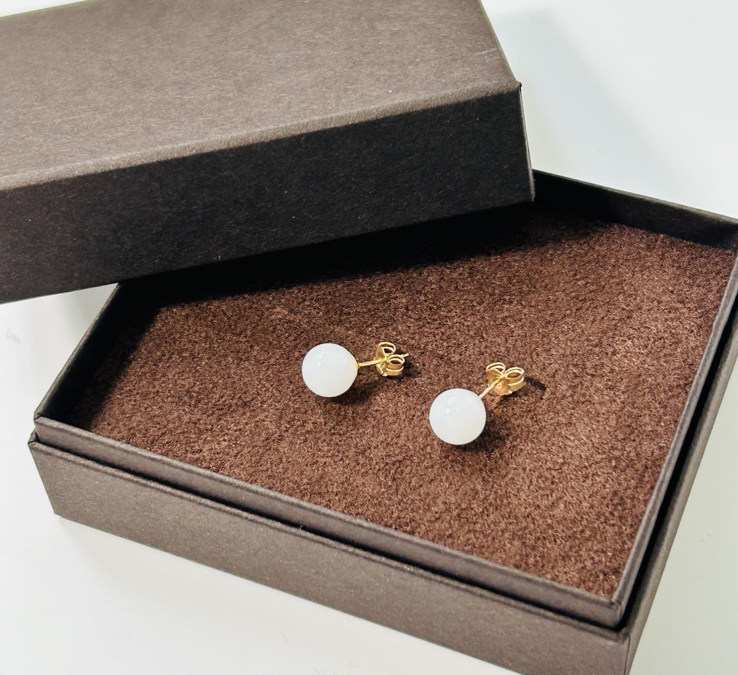 月の形の母乳パールのネックレス