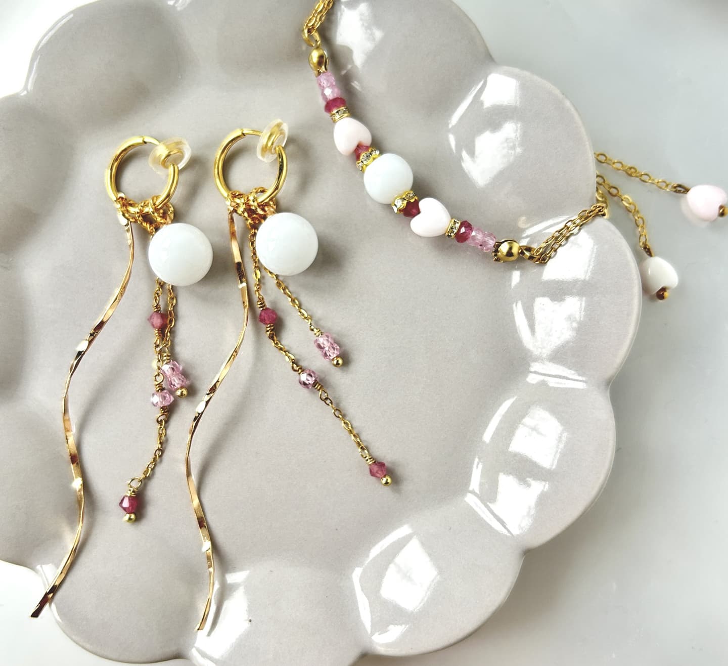 母乳パールの華奢なブレスレット